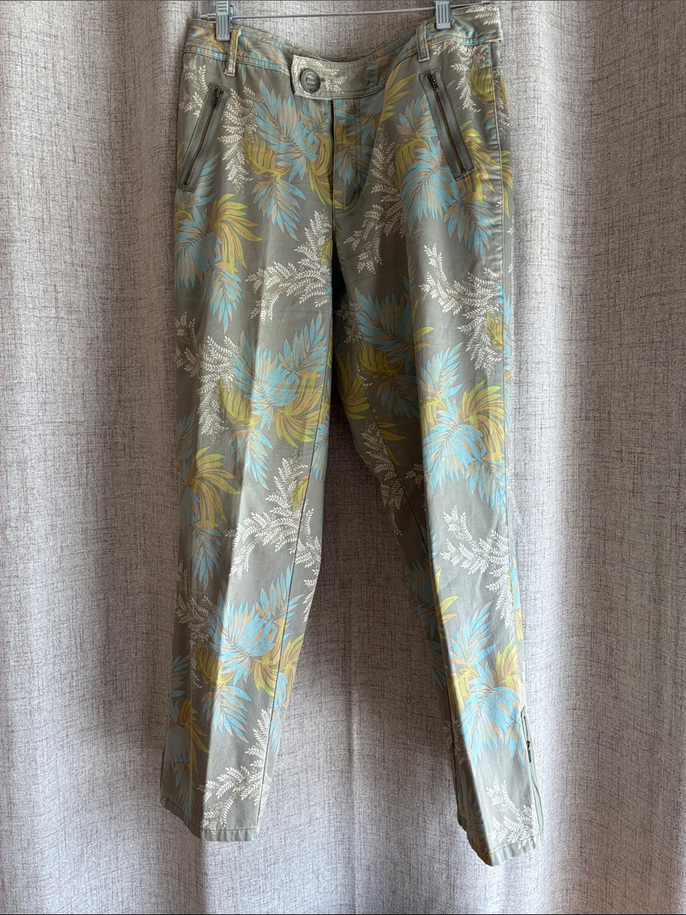 Liz Claiborne Leafy Print Straight Leg Pants Gray with Blue & Yellow Accents